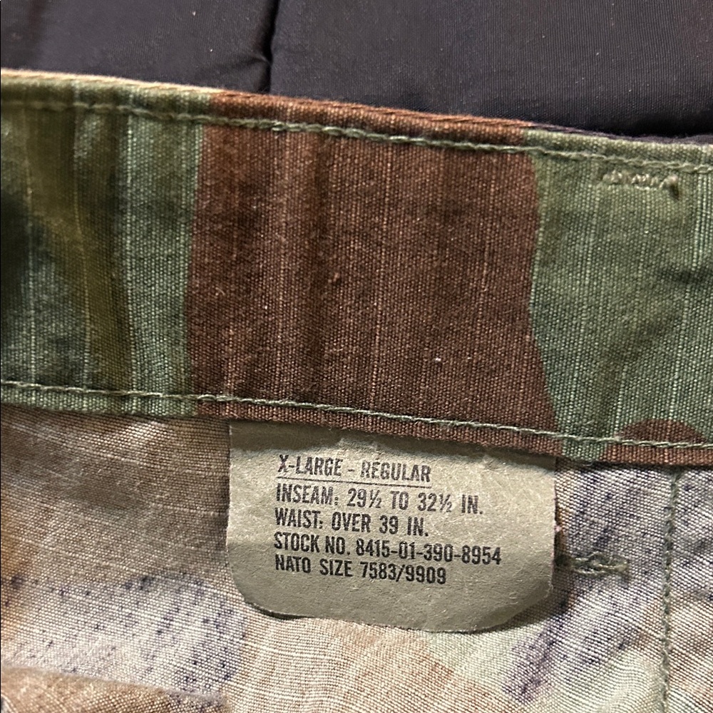 Men's Camouflage Cargo Pants - Picture 6 of 6